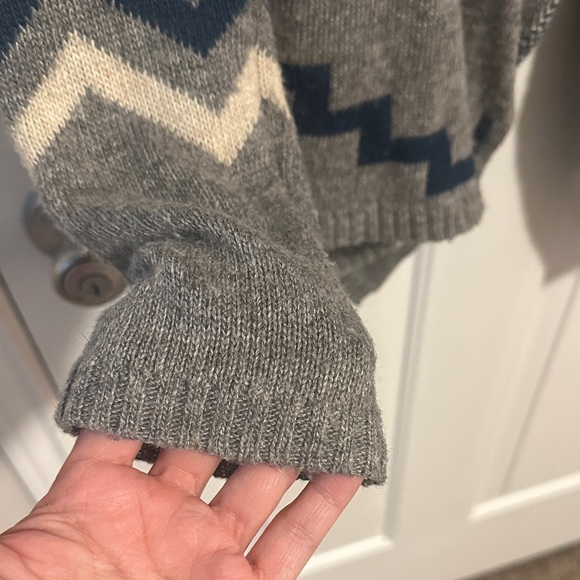 Pixley Gray and Navy Chevron Cardigan - Picture 6 of 9